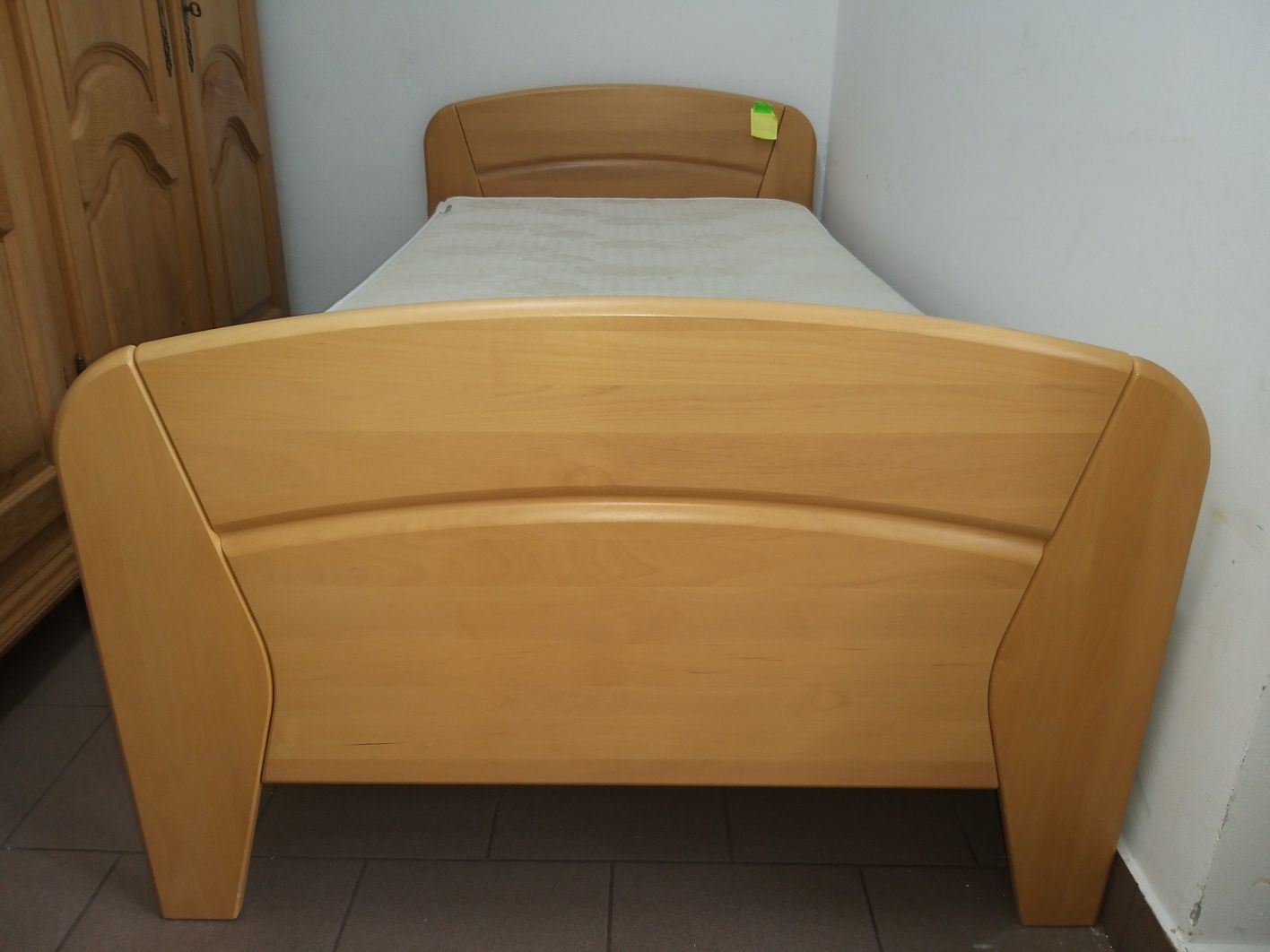 Łóżko 100x200 cm solidne stelaż szczebelkowy ładny materac stan bdb