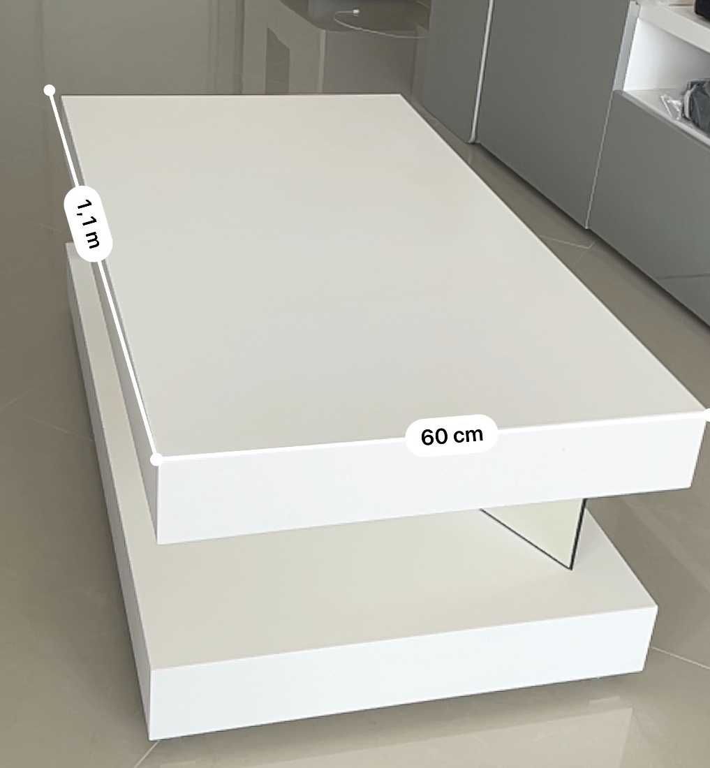 Mesa de centro branca com espelhos e com rodas - ótimo estado