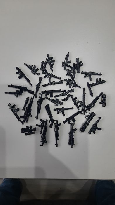 Wojsko bron do figurek lego 40 sztuk