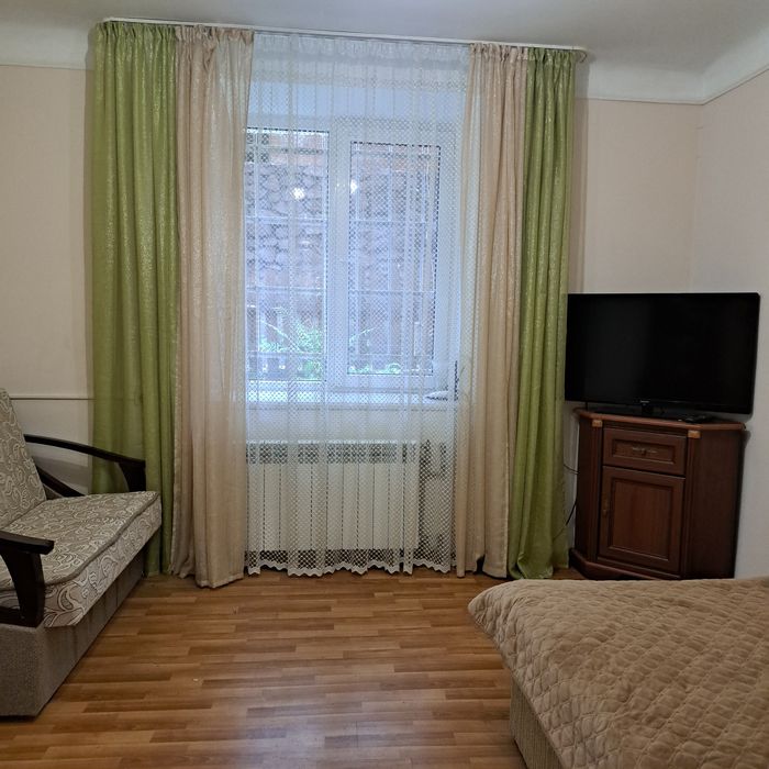 Затишна 2кім.кв.неподалік центру ,на вул.Стрийській , парк культури!