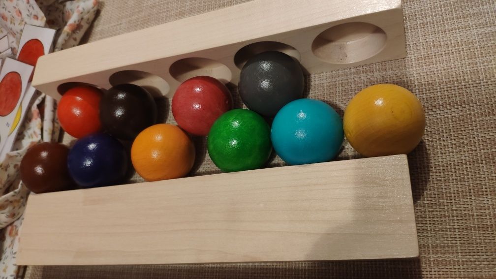 Montessori kulki z drewna 10 szt. wzory do ukladania