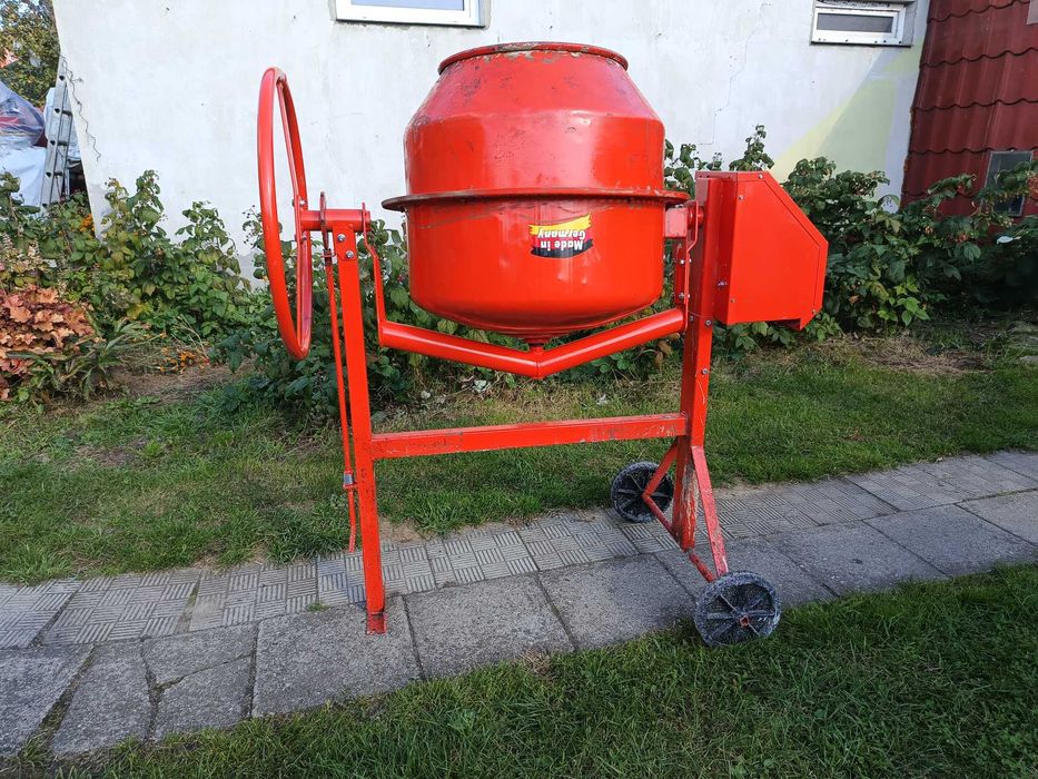 Betoniarka 230 volt,135 l.