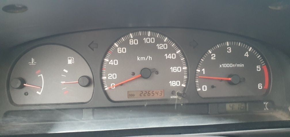 Nissan pikup 4x4