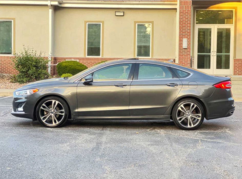 Ford Fusion Titanium      2020
