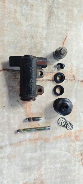 Оригинальний цилиндр сцепления рабочий на Geely CK