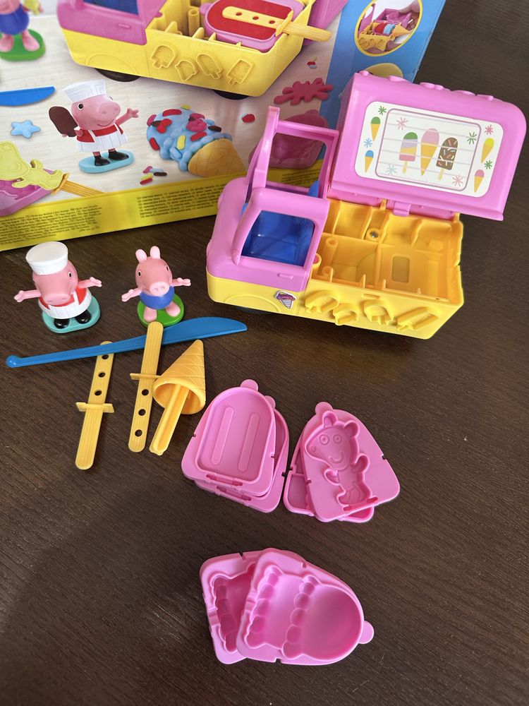 Набор Play Doh Машинка для мороженного Свинка Пеппа