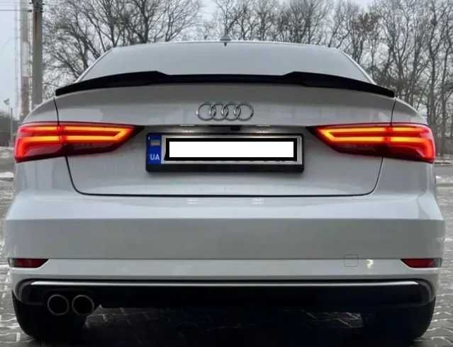 Спойлер чорний глянець Audi A3 V8 2014-2020 стиль М4 / ABS-пластик