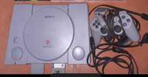 Playstation 1 com comando e 2 cartões de memória. Não aceito trocas.