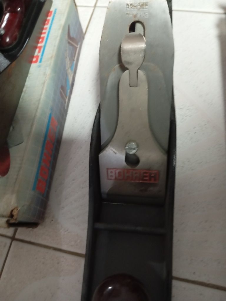 Plainas antigas e garlopas novas