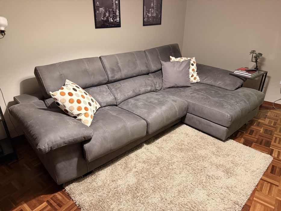Sofá com chaise longue