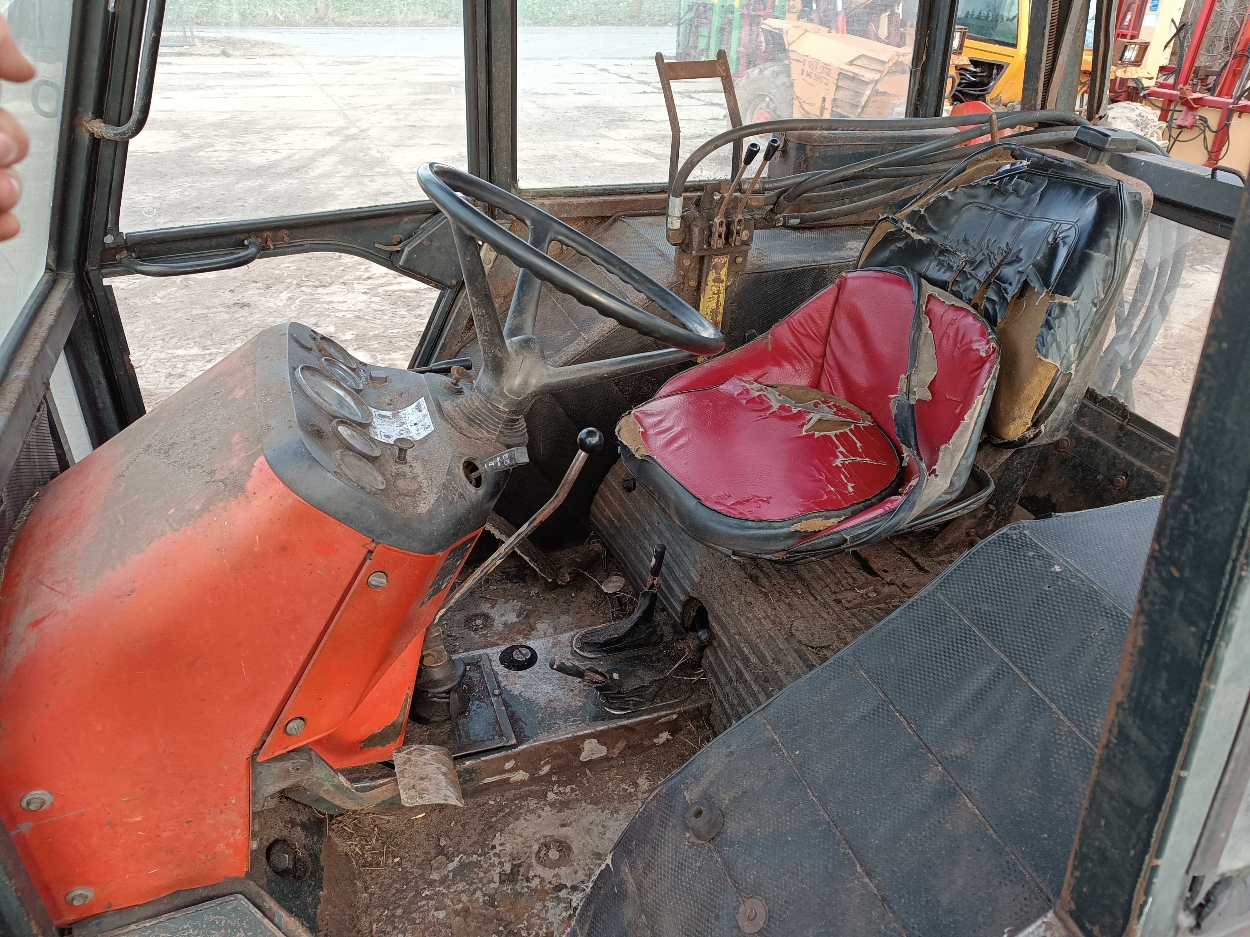 Zetor 6011 wersja exportowa wspomaganie dodatkowy rozdzielacz 7011