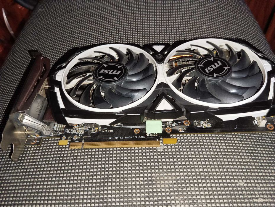 RX 570 8 GB  пройшла профілактику заміна термопасти і прокладокяк 1060