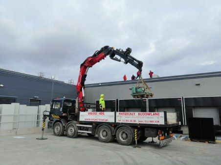 Transport kontenerów,maszyn,koparek,usługi HDS 9 ton