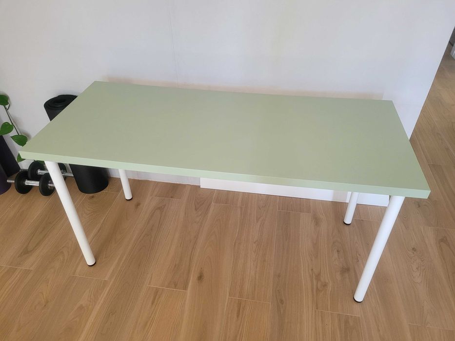 Biurko Ikea Lagkapten / Adils z szyną na kable, limitowny kolor