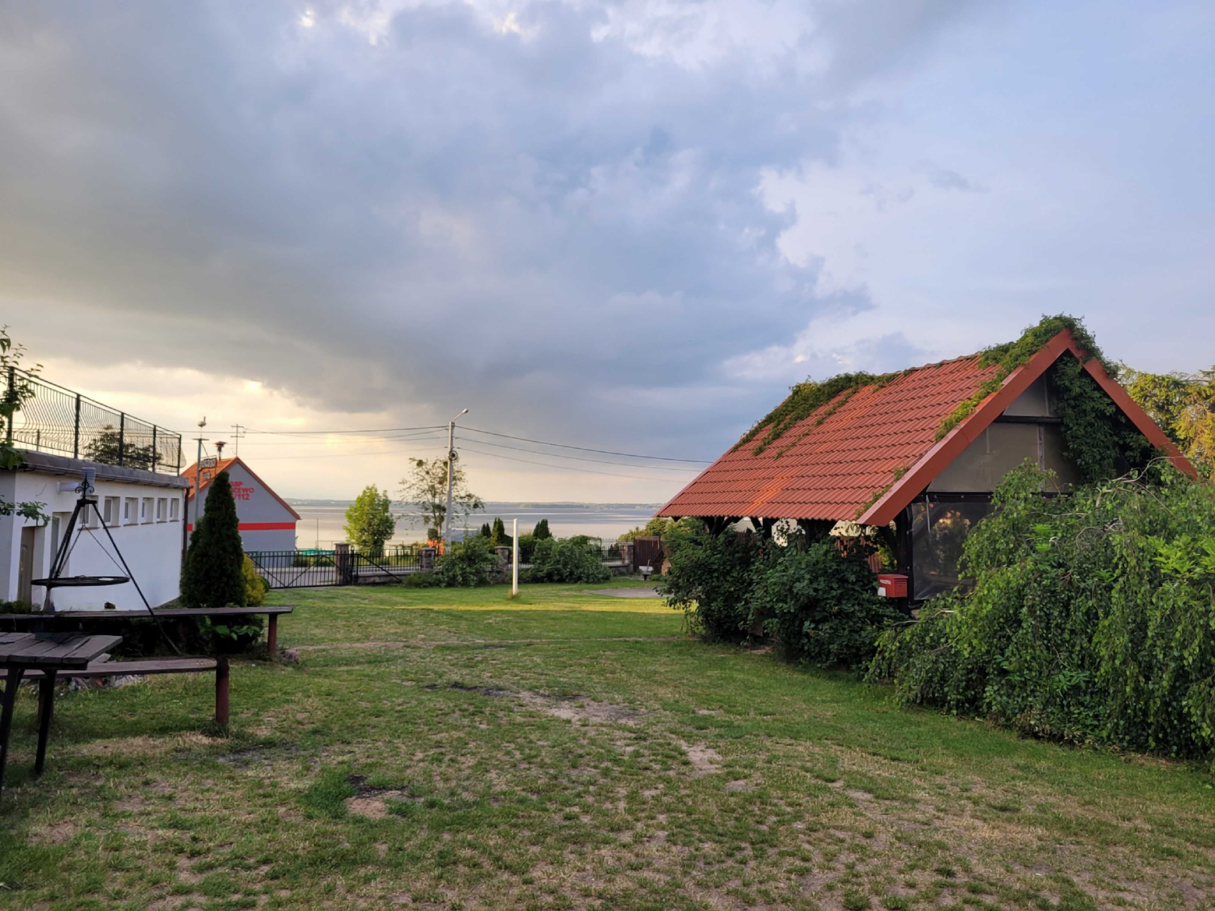 Pokoje Gościnne z widokiem na Jezioro Niegocin