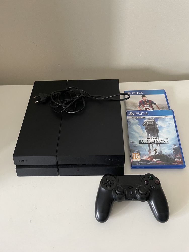 PS4 1TB + Comando + 2 jogos