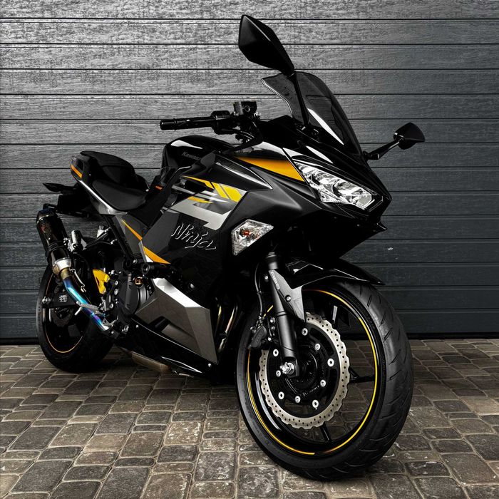 Продам мотоцикл Kawasaki Ninja 400 (8869)