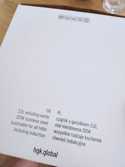 Nowy czajnik z gwizdkiem, kremowo-biały, stalowy