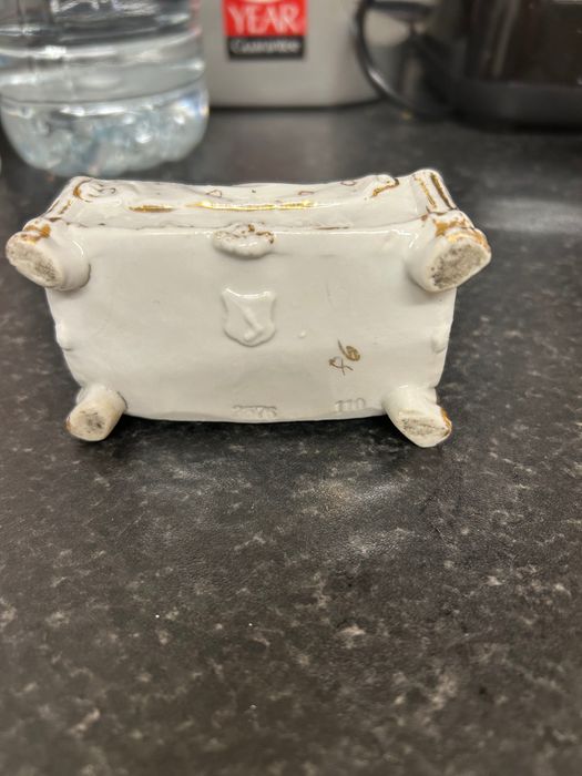 Статуетка з позолотою