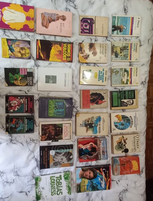 Conjunto Livros Antigos variados
