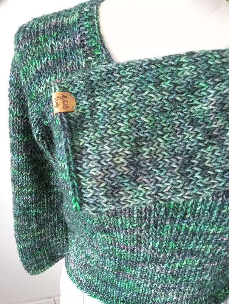 Sweter z merynosa rękodzieło