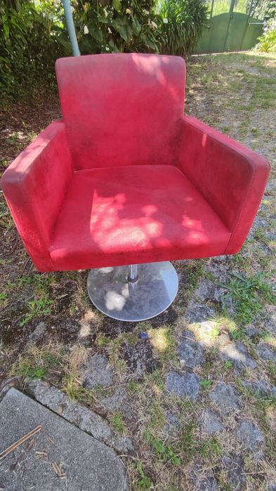 Cadeira giratória em veludo