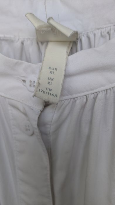 Біла сукня максі-міді h&m з кишенями оверсайз.