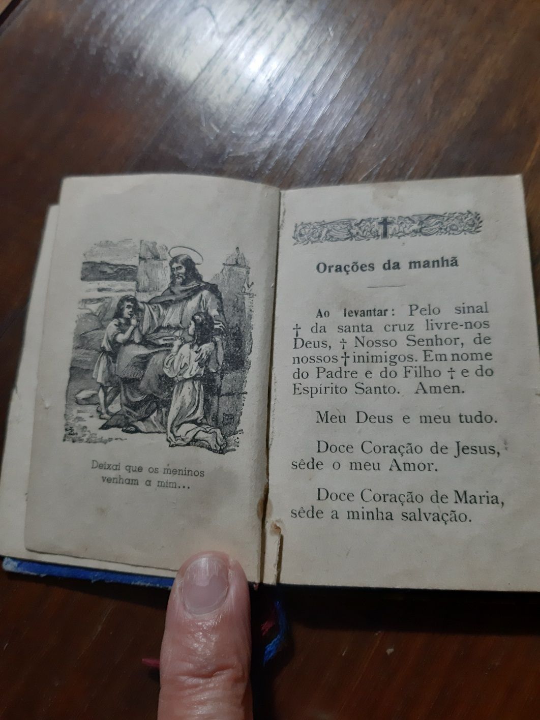 Livro de Missa e orações dos anos 30