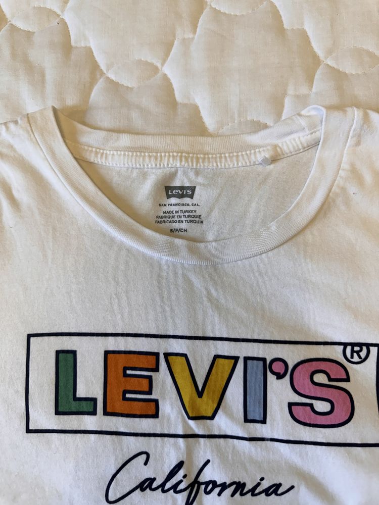 Жіноча футболка Levis