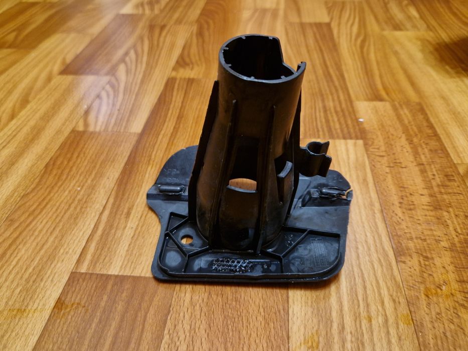 Кріплення правої форсунки  омивача фари BMW X5 F15