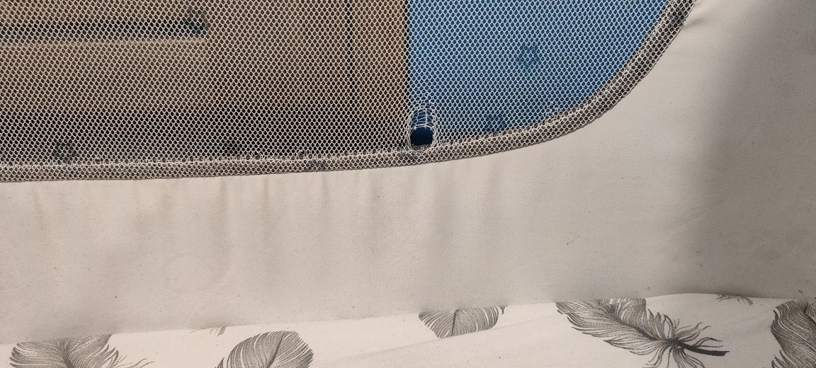 Łóżeczko Momi Smart Bed z karuzelami
