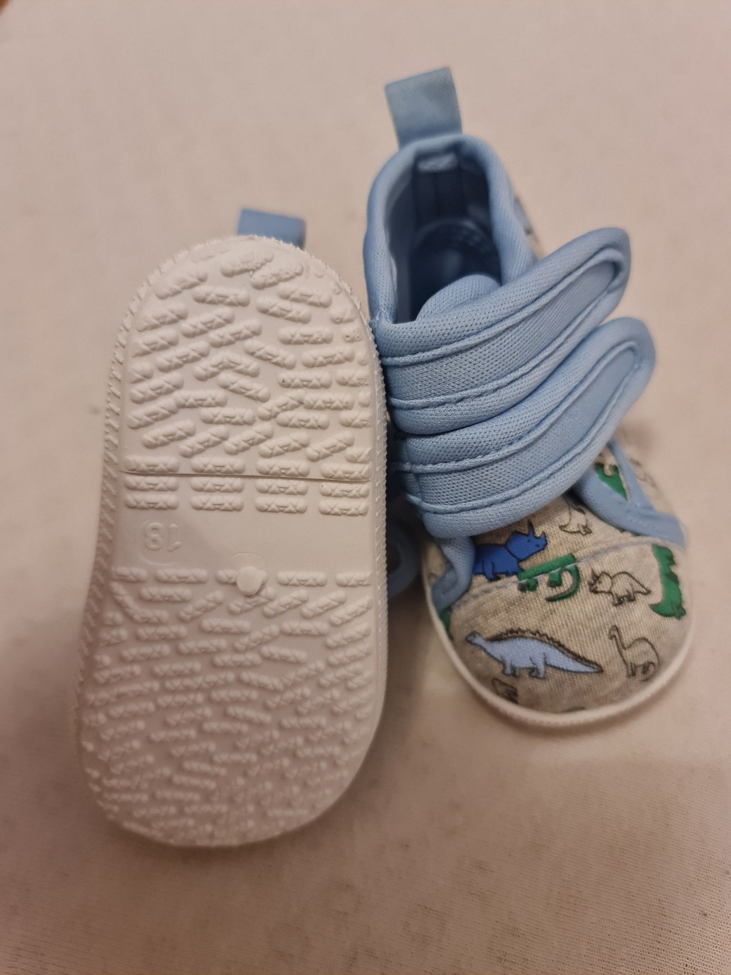 Buciki niechodki r. 18 długość 11 cm stan idealny