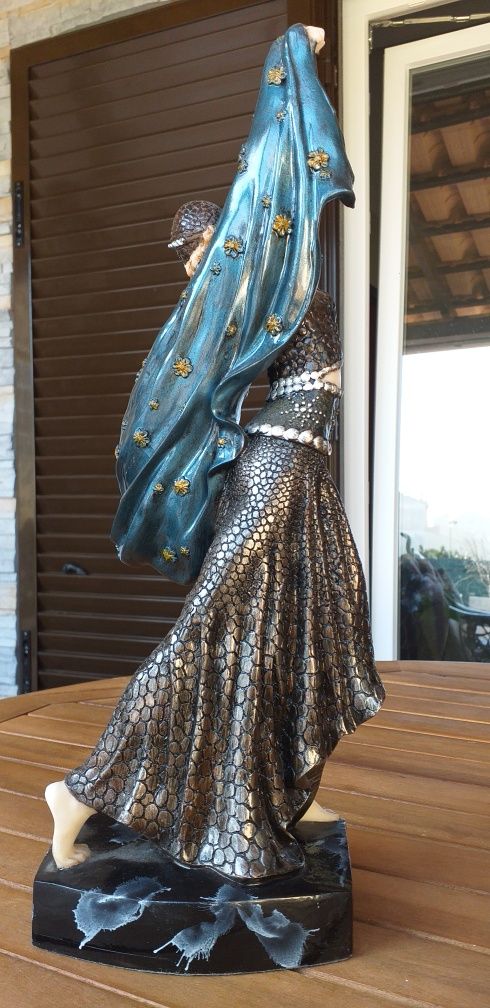 Estatueta de porcelana Object'd Elegance coleção