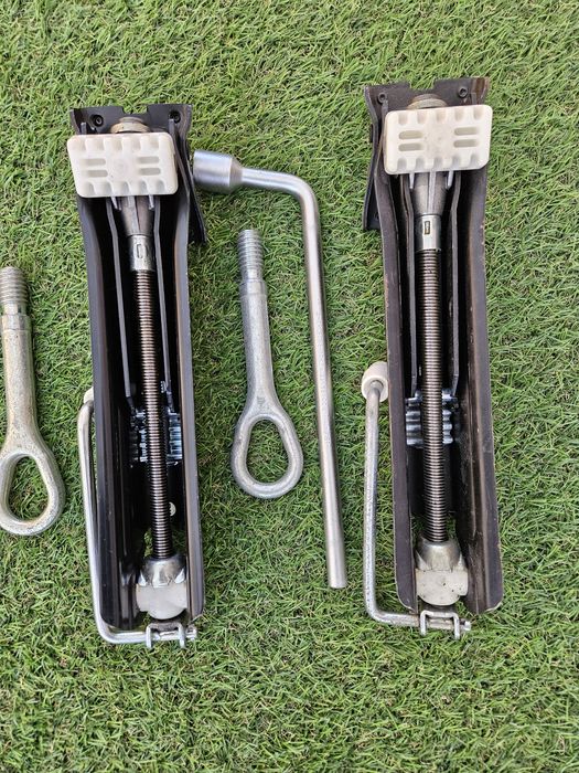 Оригінальний домкрат балоний ключ гак Mercedes Benz W203