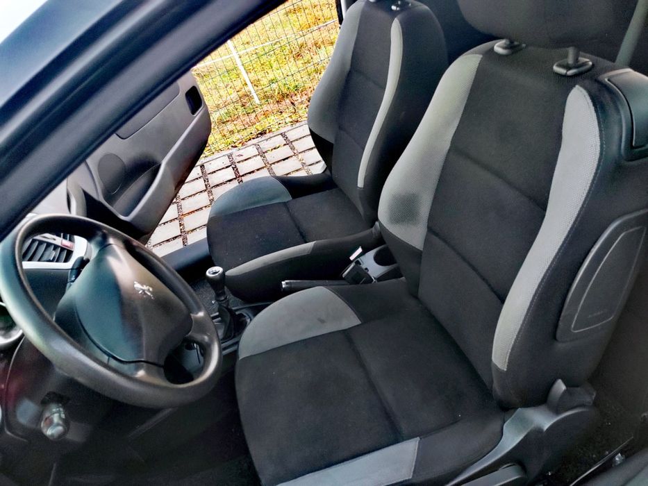 Peugeot 207 1.6 HDi 2008r 1wszy wł Nowe sprzęgło klima 190tys km bez D