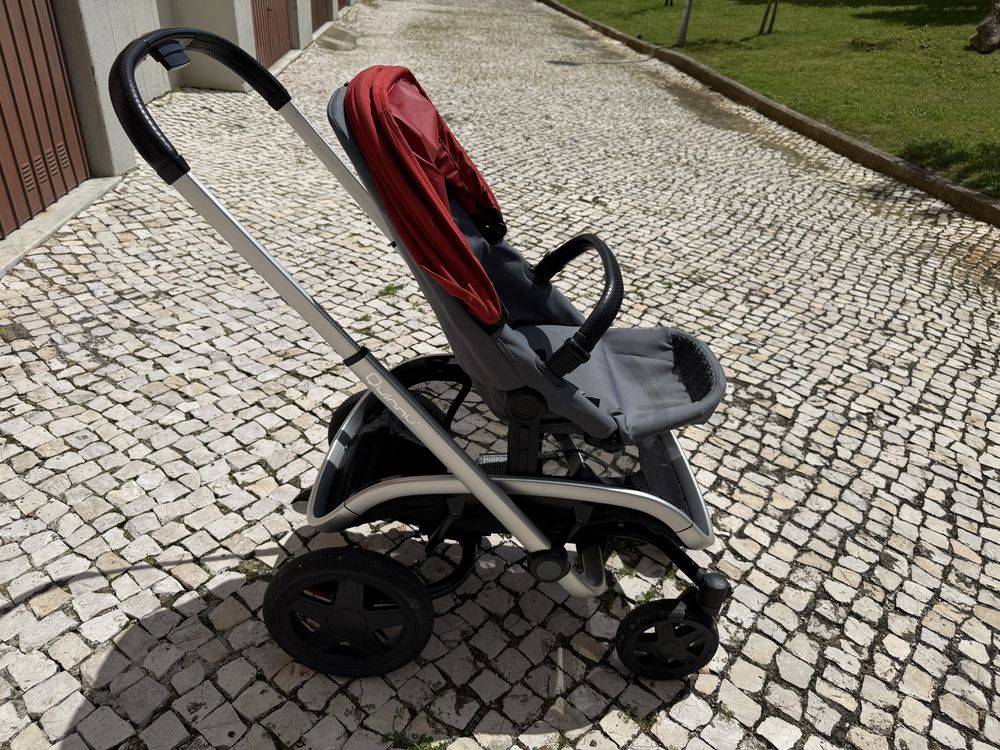 Carrinho modular Quinny Hubb Mono + banco plataforma Hubb madeira