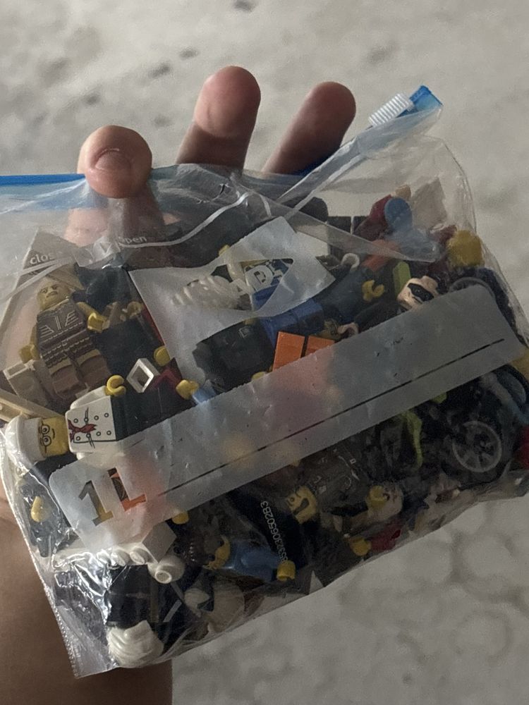 Figuras lego, saco com diversas