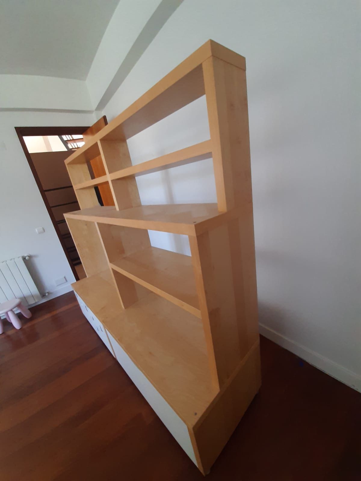 Móvel IKEA prateleiras e 2 gavetoes