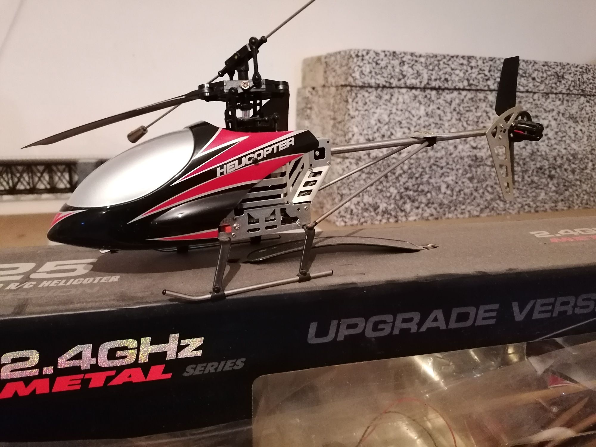 Helicóptero com telecomando