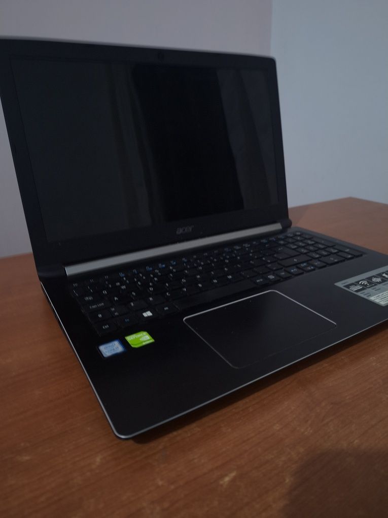 Portátil Acer Aspire 5