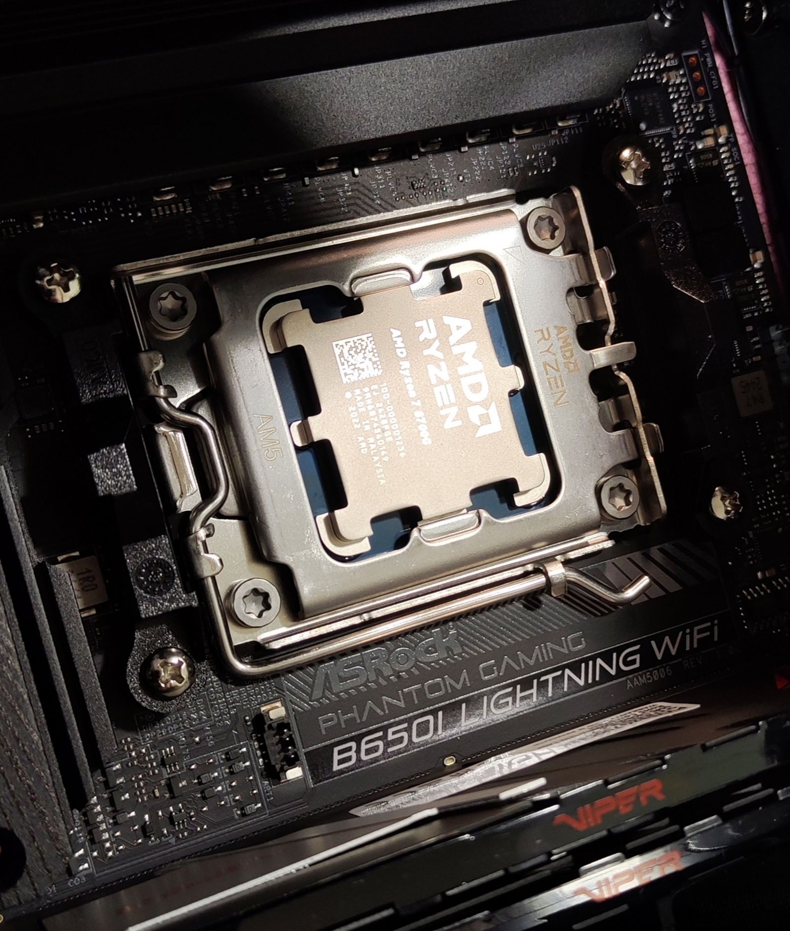 Ryzen7 8700G+ASRock B650+DDR5-7000 asus,rog,tuf,gigabyte,msi,nzxt,evga
