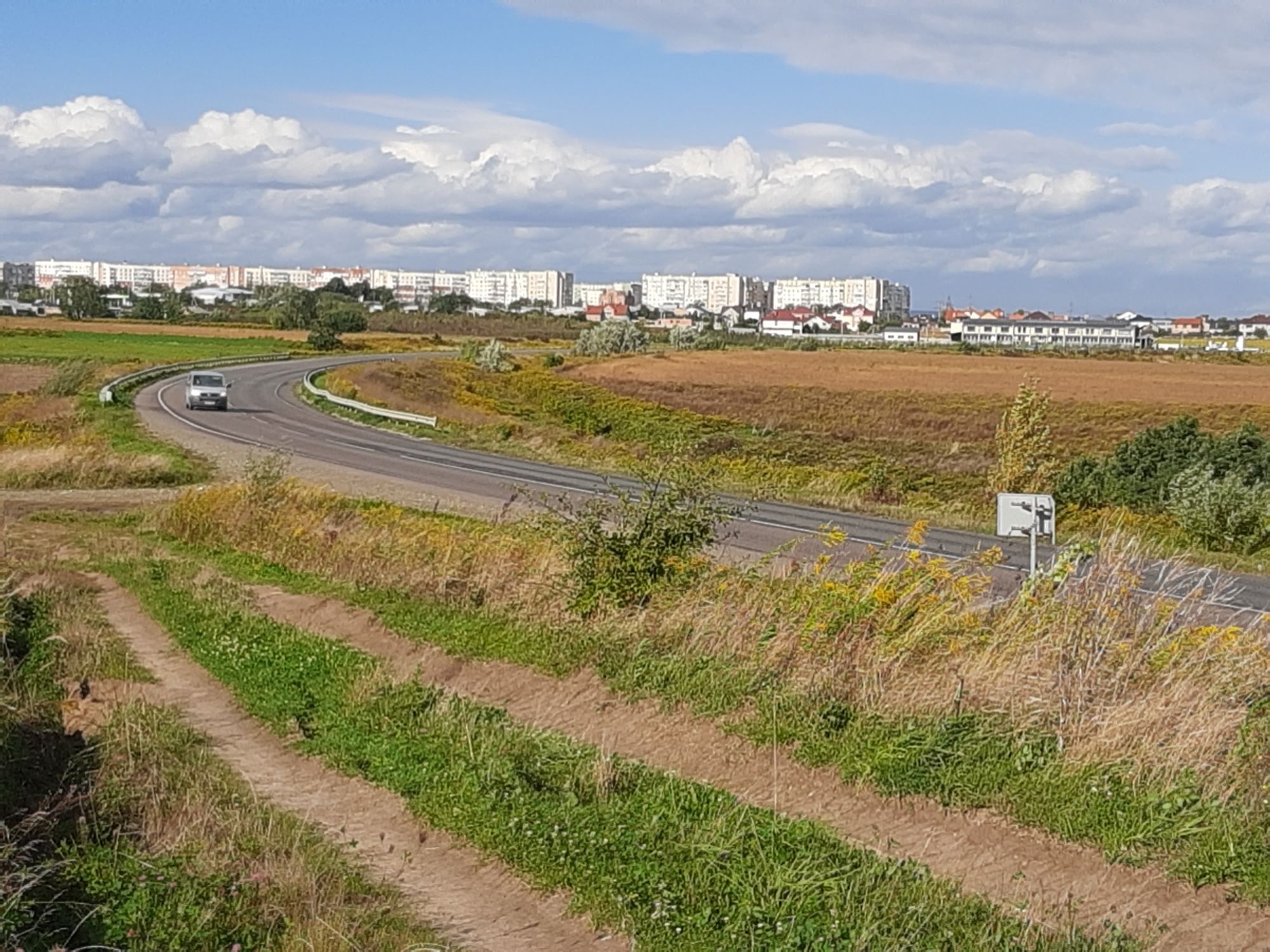 Ділянка в районі м.Чернівці (Чагор),заїзд із об'їздної дороги, 61 сот