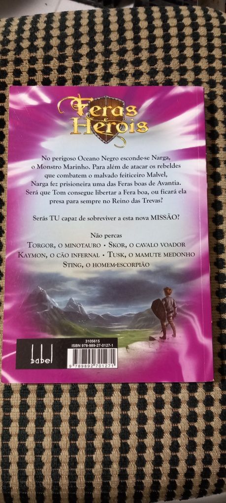 Feras e Herois, O Reino Das Trevas de de  Adam Blade