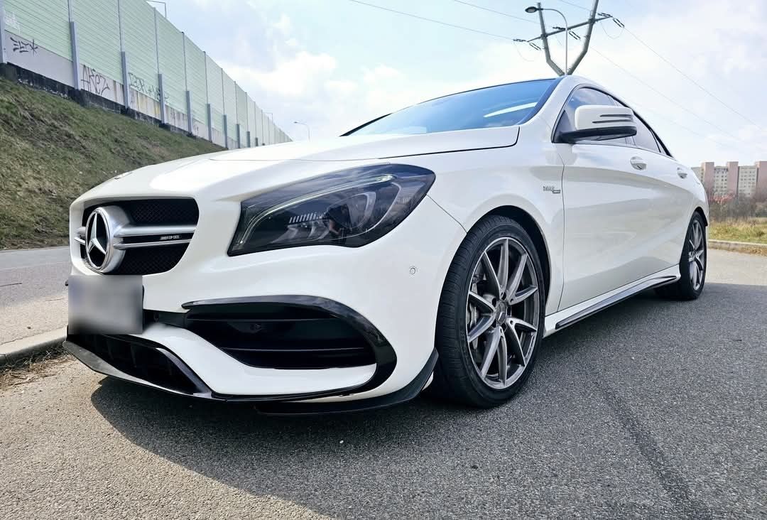 Mercedes CLA 45 AMG 421KM
