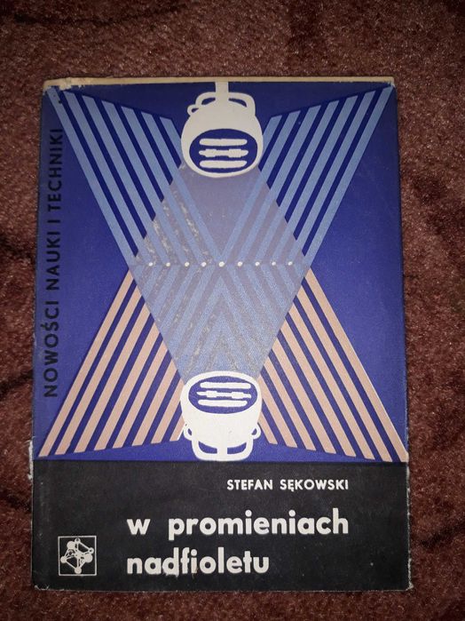 W promieniach nadfioletu - Sękowski