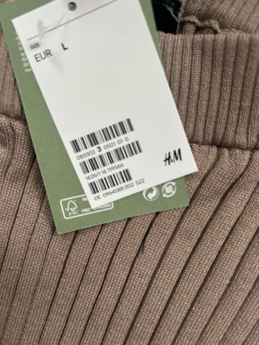 Бренд H&M жіночі тоненькі, тепленькі трикотажні шортики. Розміри 50-52