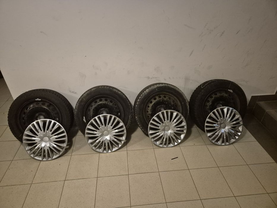 Opony zimowe 205/55/17 wraz z felgami stalowymi 5x114,3