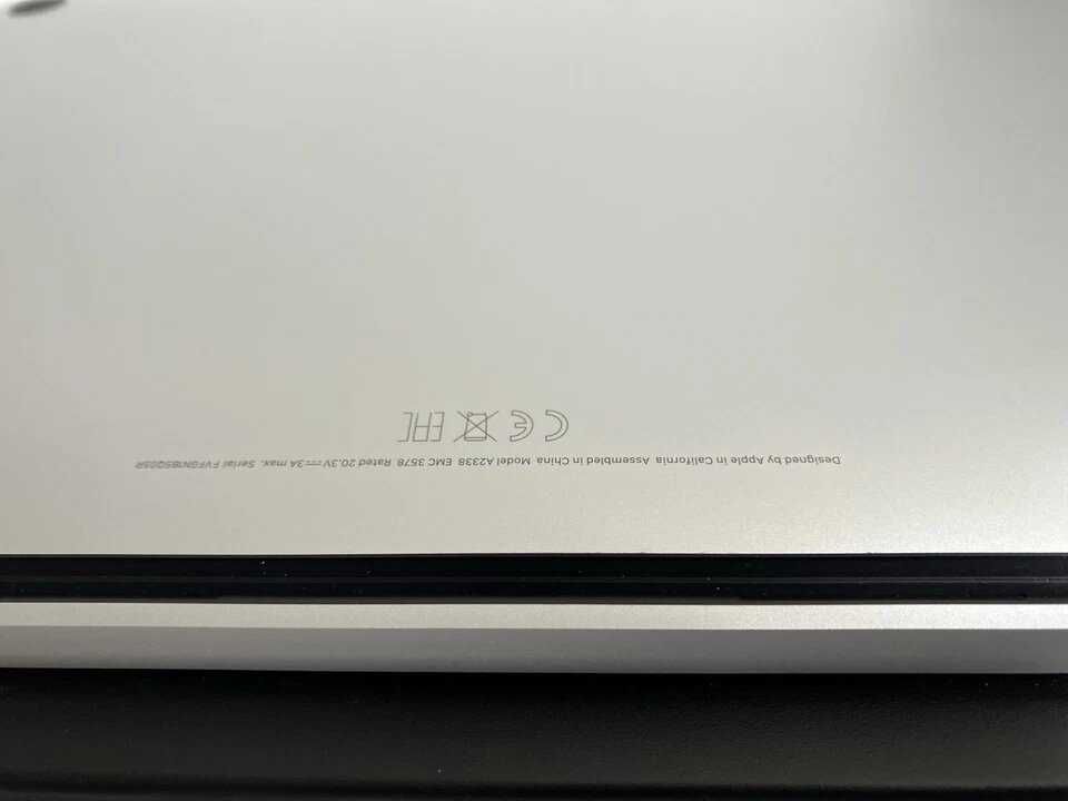 MacBook Pro 13 cali z 2020 roku