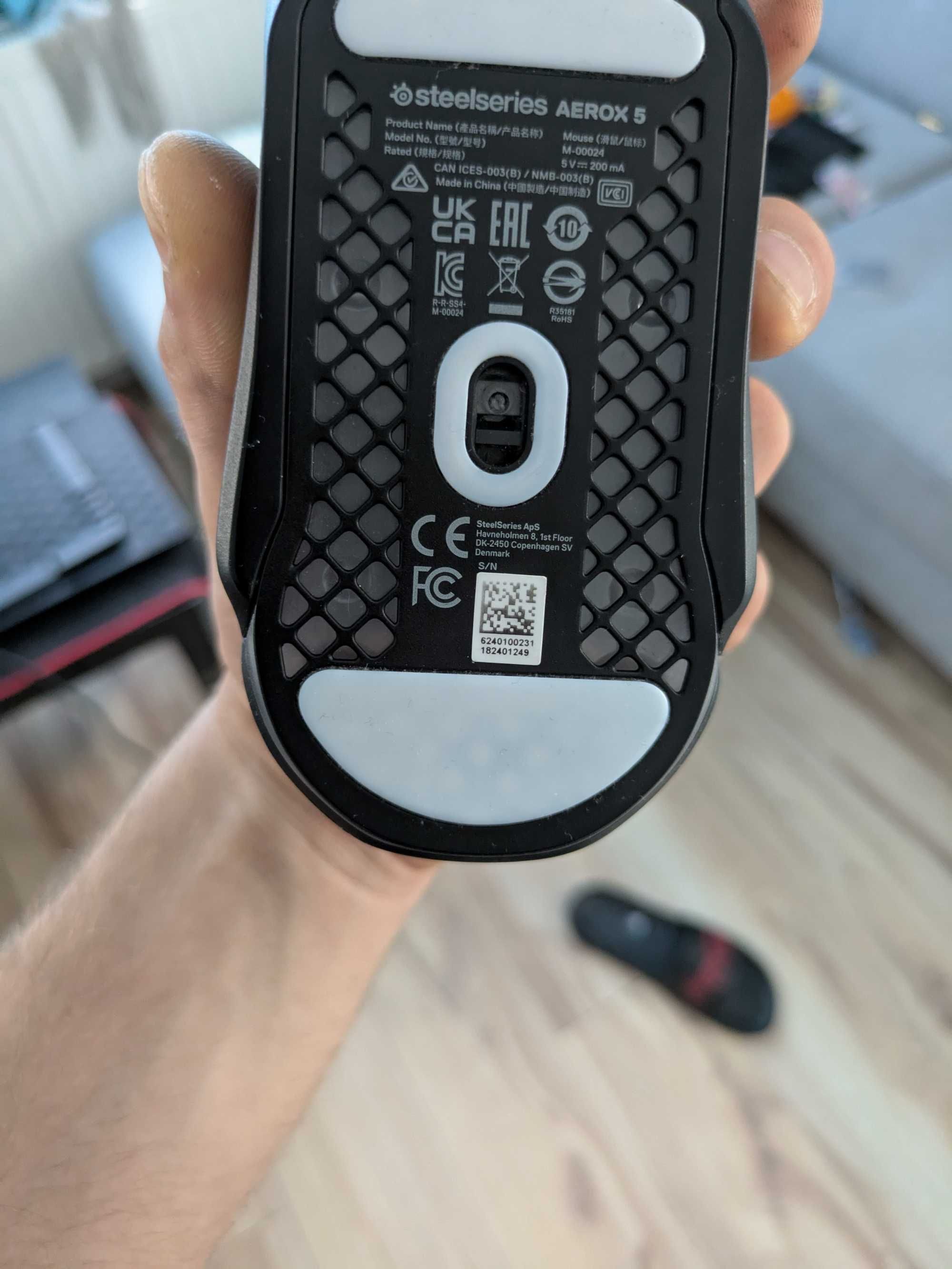 Mysz SteelSeries AEROX 5 stan idealny jak widać na zdjeciu
