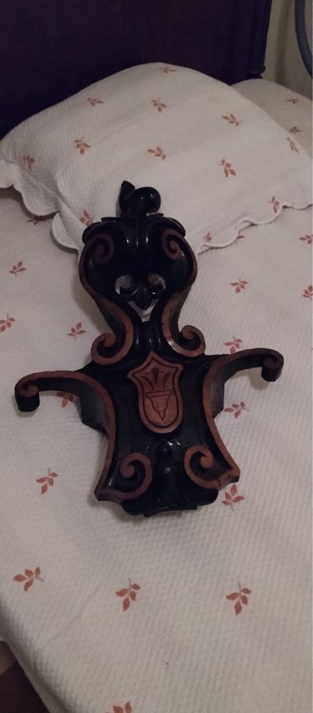 Armário Antigo de Grandes Dimensões